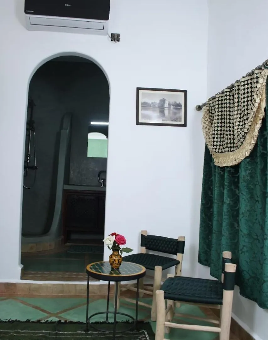 לינה וארוחת בוקר מרקש Riad Dar Karam מרוקו
