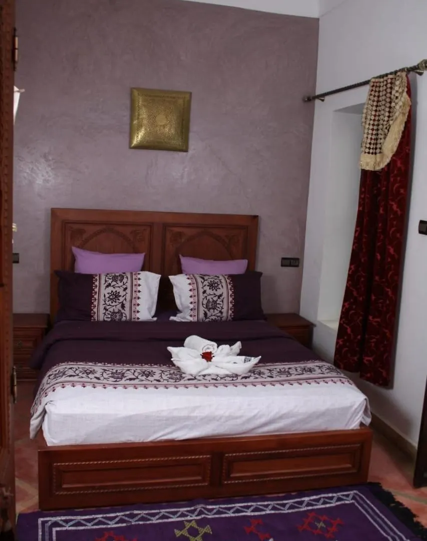 מרקש Riad Dar Karam לינה וארוחת בוקר